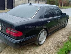 Mercedes-Benz E-Класс