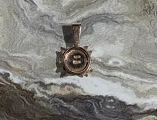 Продается кулон . 583 проба , 1,1 гр  цена 10 тыс