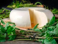 Сыр второй(сулугуни) около 30 кг . На ацыре 