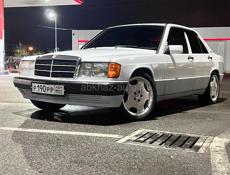 Mercedes-Benz 190