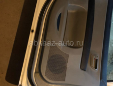 Двери на мазда демио 