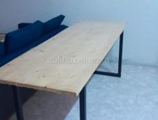 Большой обеденный стол