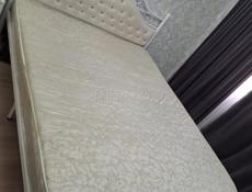 Кованная кровать с матрасом