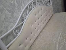 Кованная кровать с матрасом