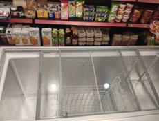 Продаётся витринный морозильник