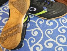 Кроссовки DEMIX 42 размер 