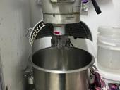 Планетарный миксер профессиональный 