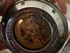 Продаю срочно ЧАСЫ В ХОРОШЕМ СОСТОЯНИИ ЗА ТРИ ТЫСЯЧИ РУБЛЕЙ БЕЗ ТОРГА САМИ ЧАСЫ СТОЯТ ДО ПИТИ ТЫСЯЧИ РУБЛЕЙ МЕХАНИЧЕСКИЕ ОЧЕНЬ ХОРОШИЕ ПО НОМЕРУ ВАЦАП ТОЛЬКО МОЖНО ЗВОНИТЬ ТАК ПРОСТО НЕ БЕСПОКОИТЬ 