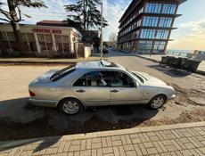 Mercedes-Benz E-Класс