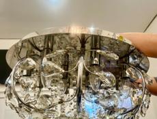 Люстра хрустальная , очень красивая 