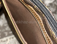 Писать толко на Ватсап барсетка была куплена в Москве 