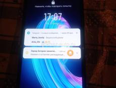 Телефон не лагает. Память 256. Оперативка 8.