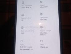 Телефон не лагает. Память 256. Оперативка 8.