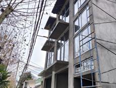 280 кв в центре г. Сухум под офисы 