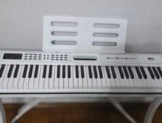 Продаётся новое цифровое пианино-синтезатор С функцией MIDI клавиатуры, цена 10.000т писать, звонить по номеру телефона для подробной информации +7(940)915-59-06