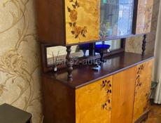 Антикварный шкаф из чистого дерева