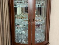 Две угловые горки и тумба в комплекте 