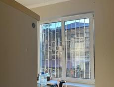 Напротив корт