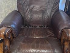 Кожаный диван 