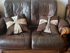 Кожаный диван 