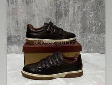 В магазине Империя Обуви скидки 