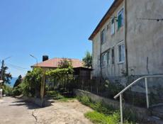 Продаётся 2-х комнатная квартира, перепланированная в 3-х, в Новом Афоне — 400 м до моря!