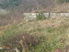 Участок продаю 4,5 соток срочна загоражоный с фундаментом на дом,, очень красивая места с виду на море , от города 10 минут езды,, цена 800 тысяч