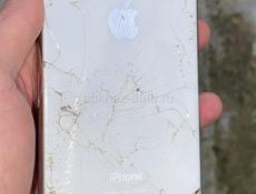 Айфон х128 гигов все на фотке видно задню крышку целую поставить надо работает только на зарядке на работу экран не влияет батарею надо поменять что бы на зарядке и без работал