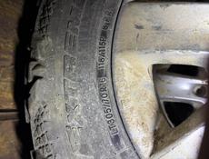 Продам резину без дисков 