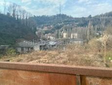 Продаю участок 4,5 соток с фундаментом на дом, раион чанбы не далеко от школы, хорошему клиенту торг уместен, ухоженный участок загоражоный.. цена 800000