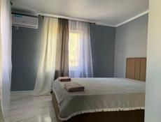 Сдаётся дом первый этаж со всеми удобствами чайник ,TV,WF,холодильник кондиционер и тд улица Проспект Мира( Почтовая )  длительно 