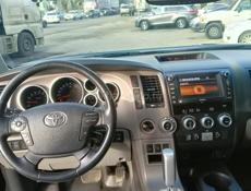 Toyota Sequoia