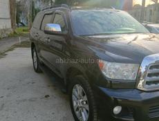 Toyota Sequoia