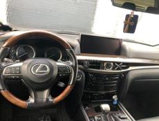 Lexus LX