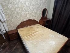 Продается б/у спальный гарнитур 