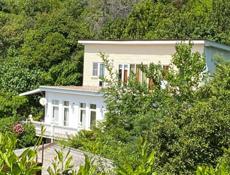 Номера в мини гостинице с видом на море и выходом в сосновый лес