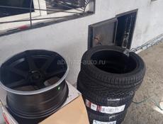 Диски разноширокие с шинами 