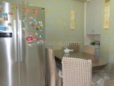 Трехкомнатна квартира с панорамным видом и дизайнерским ремонтом на 11 этаже