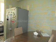 Трехкомнатна квартира с панорамным видом и дизайнерским ремонтом на 11 этаже