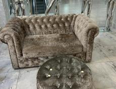 Диван и столик 