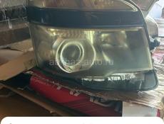 Toyota Voxy центральная часть телевизора, фары, зеркало, компрессор кондиционера, радиаторы и тд