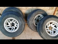 Диски с покрышками. 