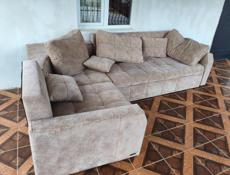 Угловой диван б/у.