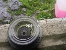 Запчасти на Опель, аккорд, мерс 