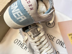 Новые кроссовки 