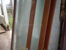 Продаются двери.