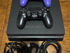 Ps4 в хорошем состоянии 1т памяти 6 дисков 2 джойстика все провода зарядка для джойстиков , цена 20.000р