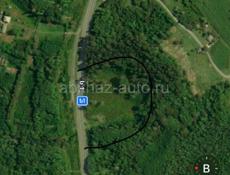 УЧАСТОК ПРЯМО ПО ТРАССЕ В ТАМЫШАХ ГДЕ ШКОЛА 