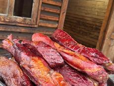 На завтра свежее копчения говядина 1300 и свинина 800 кому нужно также есть доставка обращайтесь по номеру 