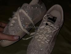 Продаю обувь ! Новая 